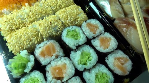 Japan Traditionelles Sushi mit Meeresfrüchten