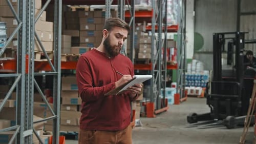 Supervisor Stocktaking Inventory in Warehouse