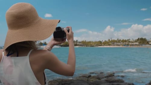Modèle avec appareil photo