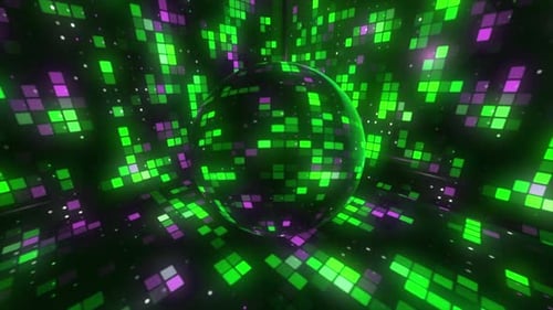 Schöne Discokugel, die sich im Nachtclub dreht, Konzept für Spaß und Tanz
