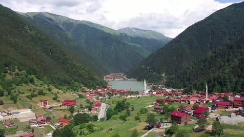 Turquía trabzon Uzungöl en un día soleado -5