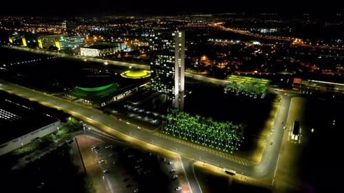 Paisaje nocturno del centro de Brasilia, Brasil. Ciudad emblemática de la tarjeta postal.
