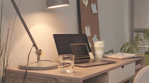 Lugar de trabajo del programador en la oficina