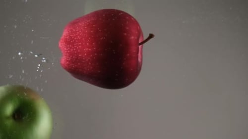 Rote und grüne Äpfel