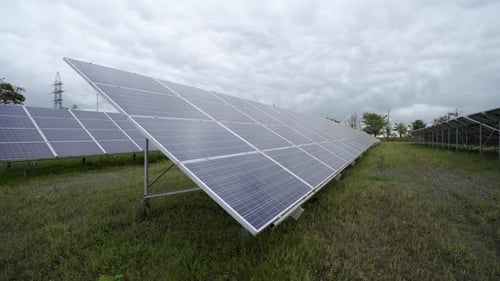 Solarkraftwerk. Sonnenkollektoren