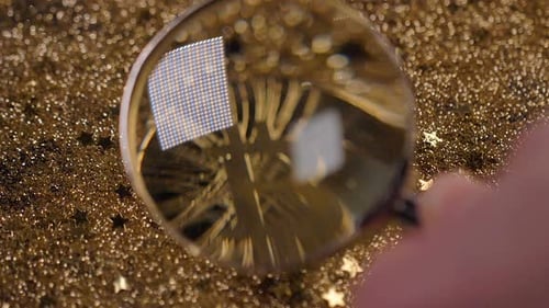 Pièce macro contenant une ressource précieuse utilisée comme monnaie virtuelle