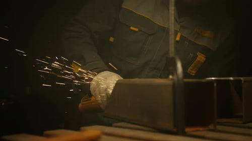 Worker Schleifeisen