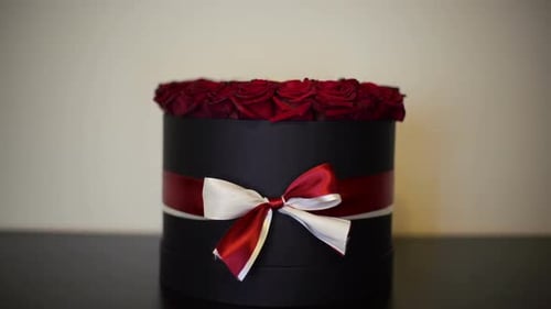 Roses Arranged in Round Gift Box with Ribbon