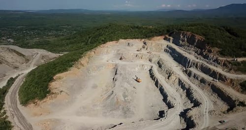 Luftaufnahme von oben auf der Mine. Dieses Gebiet wurde für Kupfer, Silber, Gold und andere abgebaut