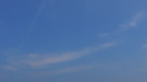 Copiez l'espace, le paysage marin de la station balnéaire, excursion sur fond d'eau bleue et de sable, près de
