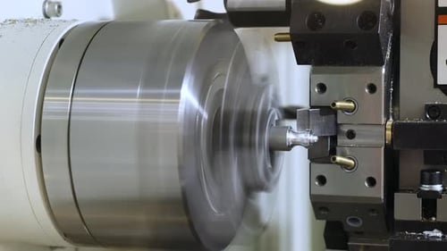 CNC-Metallbearbeitung Automatisierte Metallbearbeitungsmaschine.