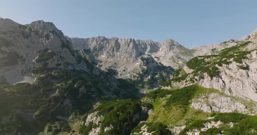 vue aérienne de la chaîne de montagnes de Durmitor