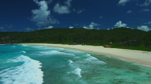 Breiter leerer Sandstrand