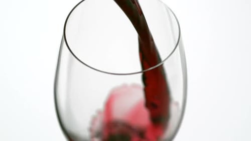 Pouring wine, Slow Motion