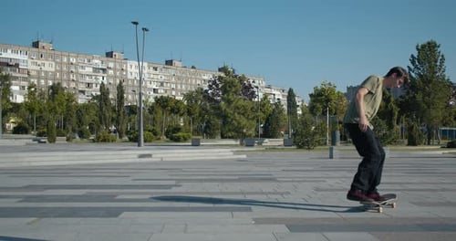 Un kickflip incroyable réalisé par un patineur, sport,