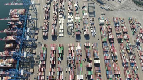 Luftaufnahme des Containerterminals