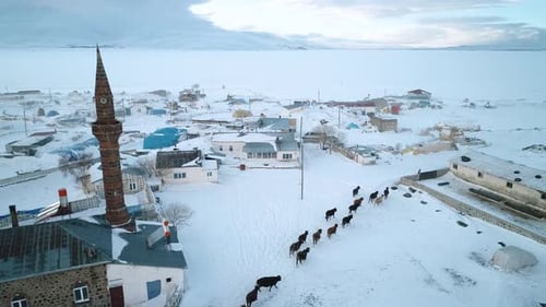La vie difficile au village en hiver