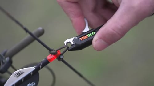 attaching a release to an arrow