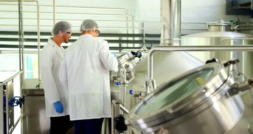 Deux brasseurs maintiennent un record sur le presse-papiers 4k