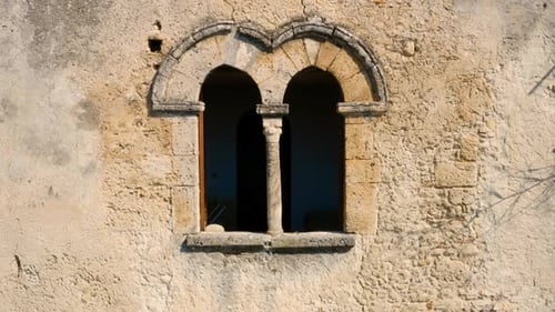 Mittelalterliches Fenster, in Gerace