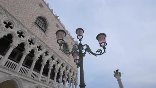 Farol en Piazza San Marco