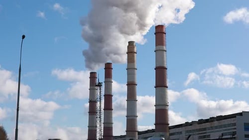 Zwei Kamine der Smoking Factory