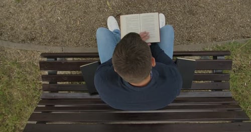 Ein Buch lesen 2