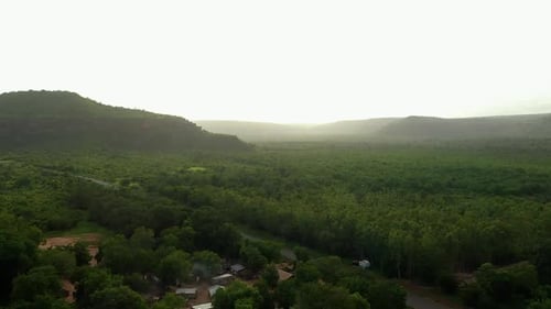 Afrique Mali, village et forêt, vue aérienne (3)