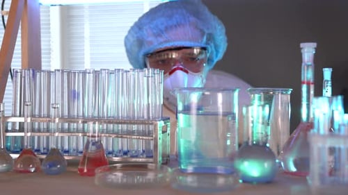Doktor im Labor