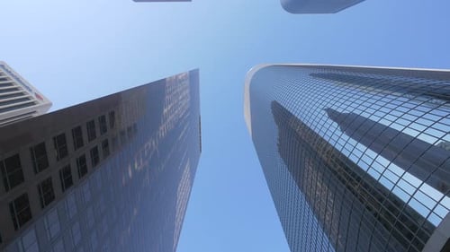 Niedriger Winkel der Wolkenkratzer