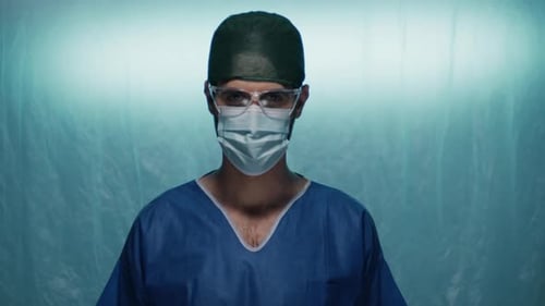 look of doctor with mask and glasses