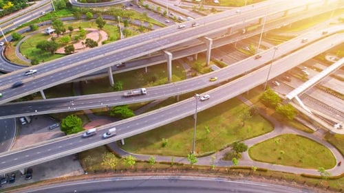 4K : autoroute hyperlapse de métrage pour le concept de transport.