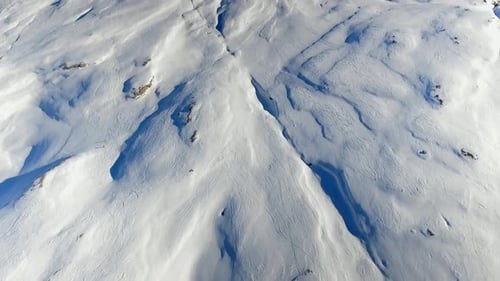 Dévoilement aérien rapide des Alpes