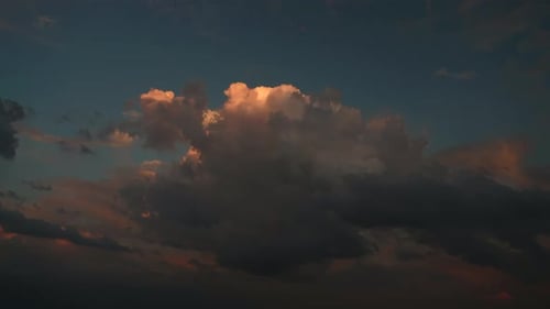 8K Afternoon Cloud Of Approaching The Night