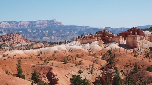 Stunning views overlook the unique rock formations and vibrant colors of the Bryce Canyon landscape