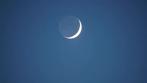 8K Dark Side of Thin Crescent Moon