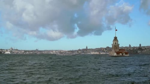 8K Maiden's Tower ist das wichtigste Symbol des Bosporus in Istanbul