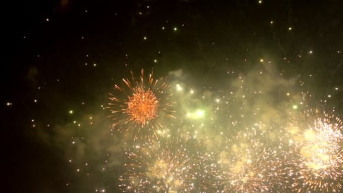 Bestes schönes Farbfeuerwerk mit dunkelschwarzem Nachthimmel im Hintergrund. 4K.