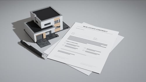 Documento de contrato inmobiliario con House