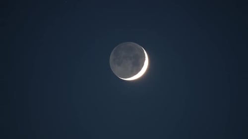 8K Dark Side Of Thin Crescent Moon