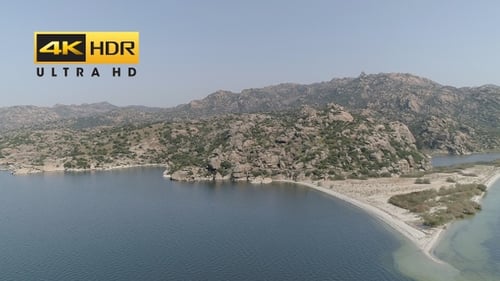 Perfect beach and islet Lake