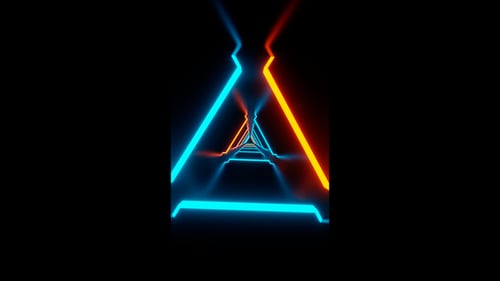 Vidéo verticale, animation en boucle de tunnel avec triangles rapides orange et bleu