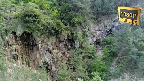 Kleine Wasserfall-Drohne Video 14