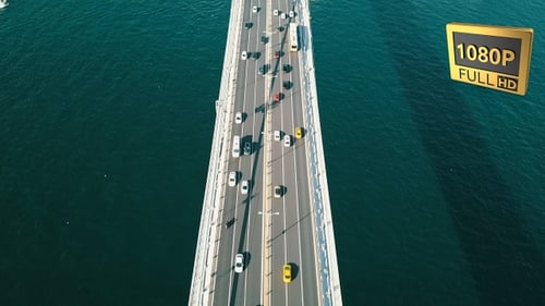 Luftbild Verkehr auf der Brücke 13