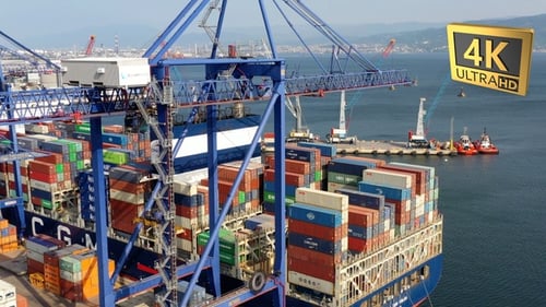 Hafenzoll und Container