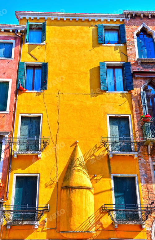 Preview: Glimpses Of Historic Buildings, Venice Italy