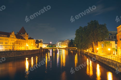 Preview: Spree River At Night With Overview To Friedrichstrasse At Berlin