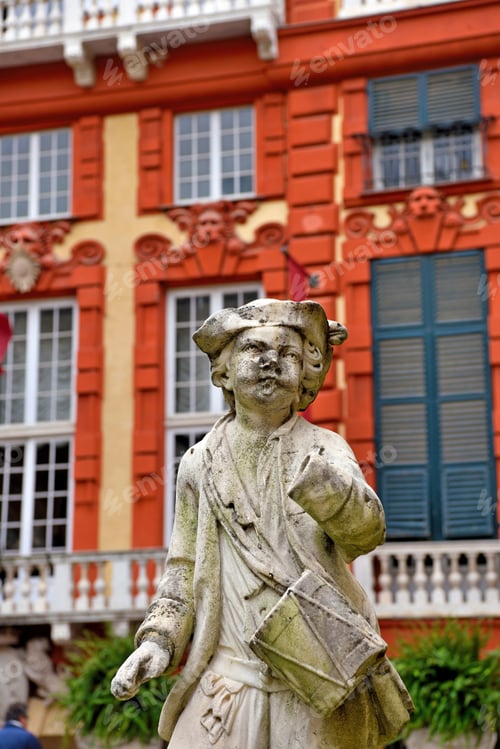 Vista previa: White Palace Gardens Behind Red Palace Genoa Italy