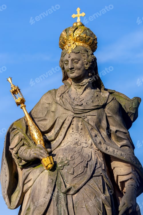 Vista previa: Stone Ancient Statue Of The Patroness Of The City St. Kunigunda.