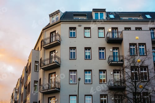 Preview: Beautiful Corner Building In The Eve